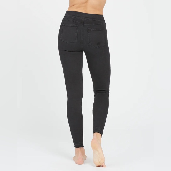 NWT! Spanx Sm ‘Distressed Denim Legging / Jeans’ vintage black 20213R $128 - Picture 5 of 14